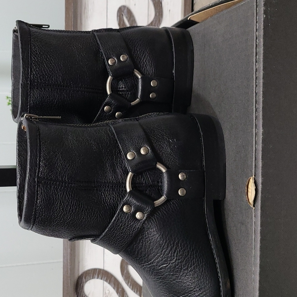 Frye Portia Harness Short Leather Boots - 6.5 - Picture 9 of 16